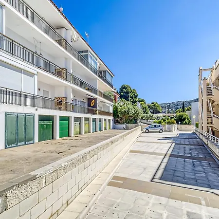 Pretty With Balcony Appartement